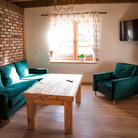 Caloroczny Na Kaszubach Ii Blizniak بيت للعطل Lipusz